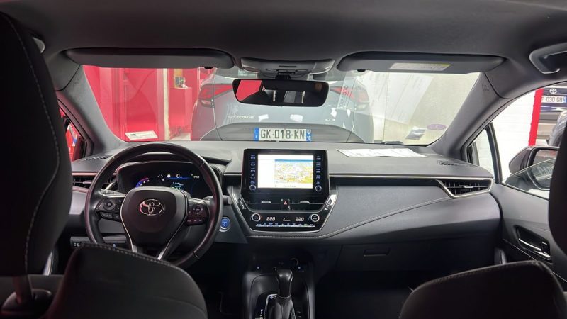 TOYOTA COROLLA BERLINE HYBRIDE 1.8 DYNAMIC BUSINESS 122cv/1 ERE MAIN/TVA RECUPERABLE