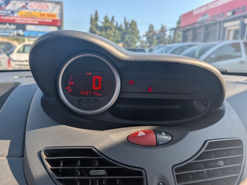 RENAULT TWINGO II 1.2 16V 75CH DYNAMIC 1ERE MAIN TOIT OUVRANT/CLIM AUTO /JANTES ALU