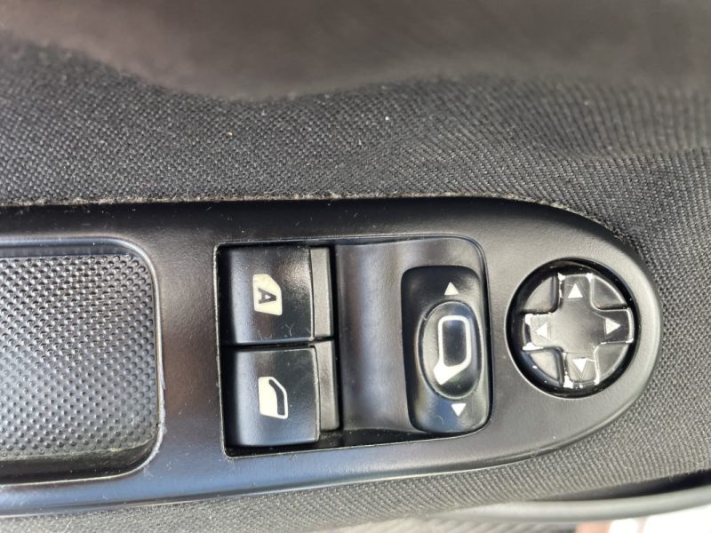 PEUGEOT 207 1.4 VTI 95  ACTIVE 2012
