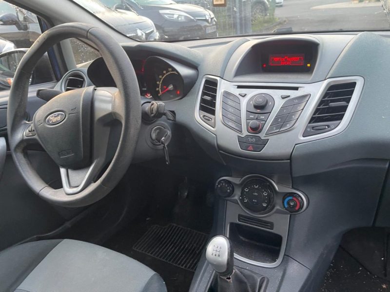 FORD FIESTA 1.4 TDCI 68 ch AMBIENTE 
