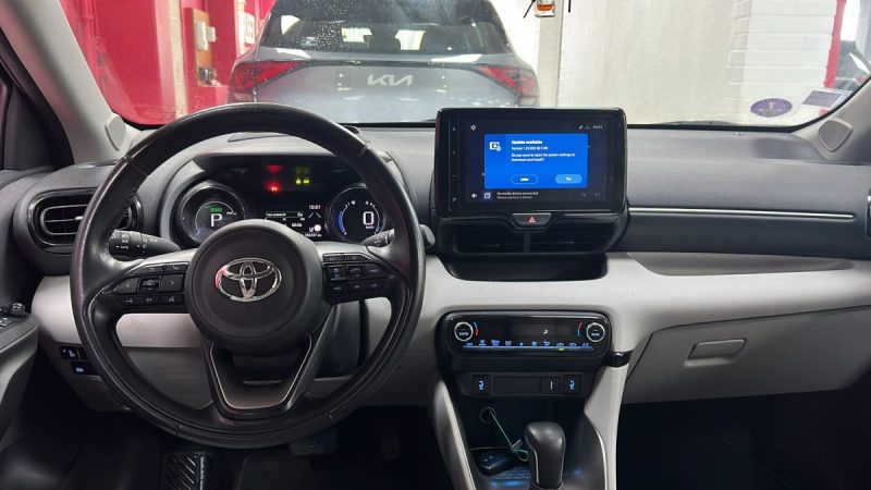 TOYOTA YARIS 4 ICONIQ 116cv HYBRIDE/1 ERE MAIN/TVA RECUPERABLE