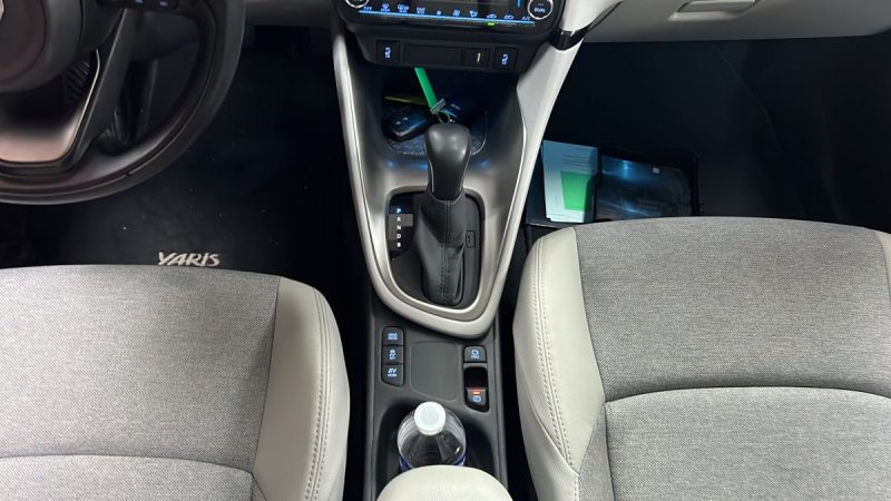 TOYOTA YARIS 4 ICONIQ 116cv HYBRIDE/1 ERE MAIN/TVA RECUPERABLE