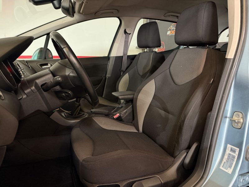 Peugeot 308 1.6i 16v 120ch Active
