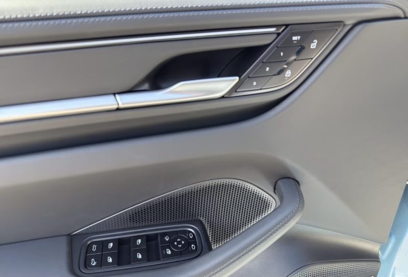 Porsche MACAN 4S 100KWH 517CH ROUES DIRECTRICES BOSE