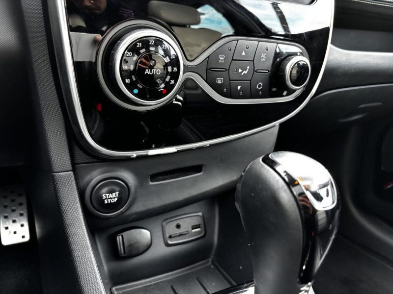 RENAULT CLIO IV TCE 120 INITIALE PARIS EDC 2015