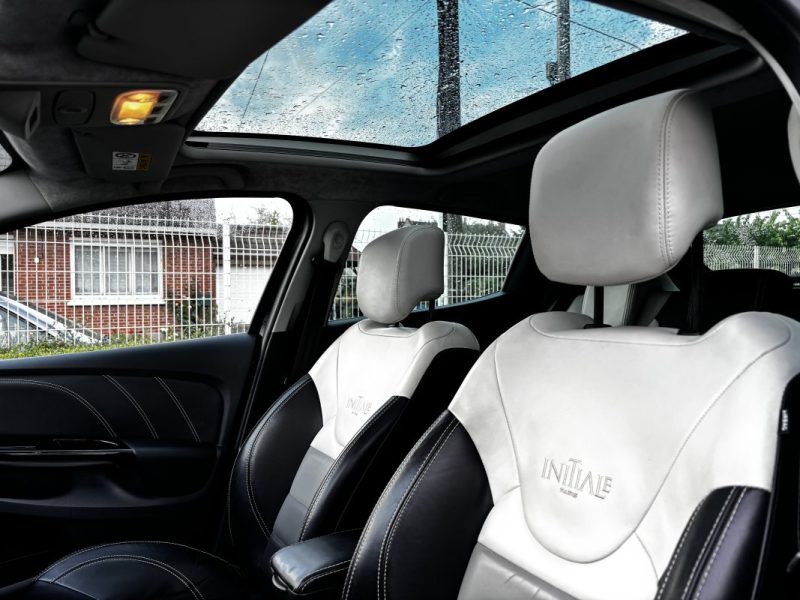 RENAULT CLIO IV TCE 120 INITIALE PARIS EDC 2015