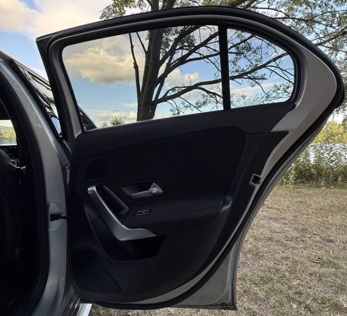Mercedes Classe A 200d AMG Line  (Toit Ouvrant | Caméra 360° | Sièges électriques chauffant)