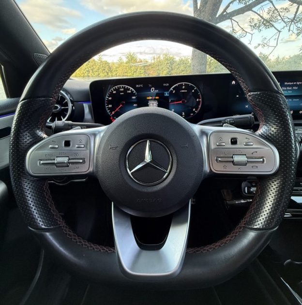 Mercedes Classe A 200d AMG Line  (Toit Ouvrant | Caméra 360° | Sièges électriques chauffant)