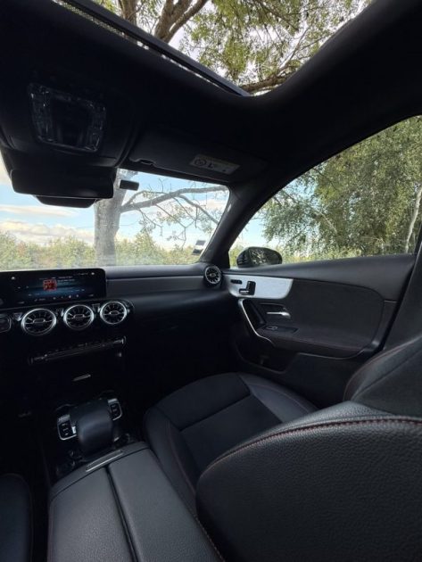Mercedes Classe A 200d AMG Line  (Toit Ouvrant | Caméra 360° | Sièges électriques chauffant)