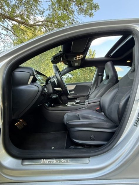 Mercedes Classe A 200d AMG Line  (Toit Ouvrant | Caméra 360° | Sièges électriques chauffant)