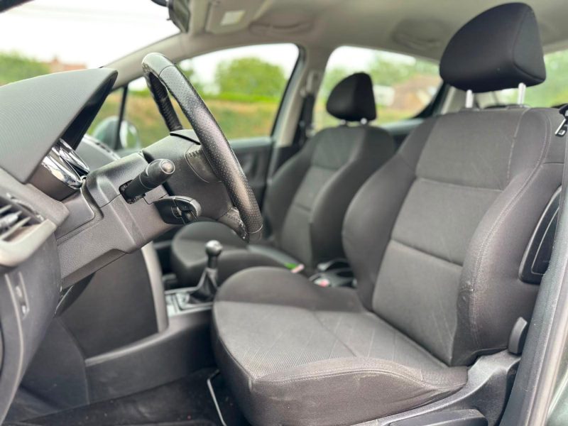 PEUGEOT 207 1.4 VTI 95