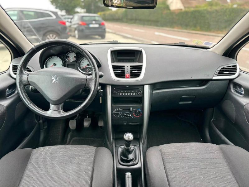 PEUGEOT 207 1.4 VTI 95