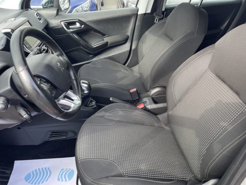 PEUGEOT 208 1.2L 110CV ALLURE    GARANTIE 3/12 MOIS 2016