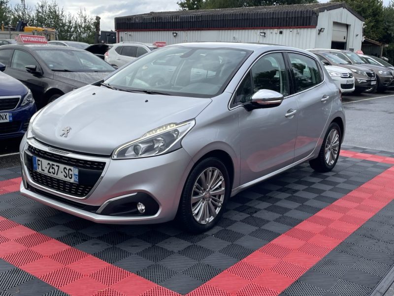 PEUGEOT 208 1.2L 110CV ALLURE    GARANTIE 3/12 MOIS 2016