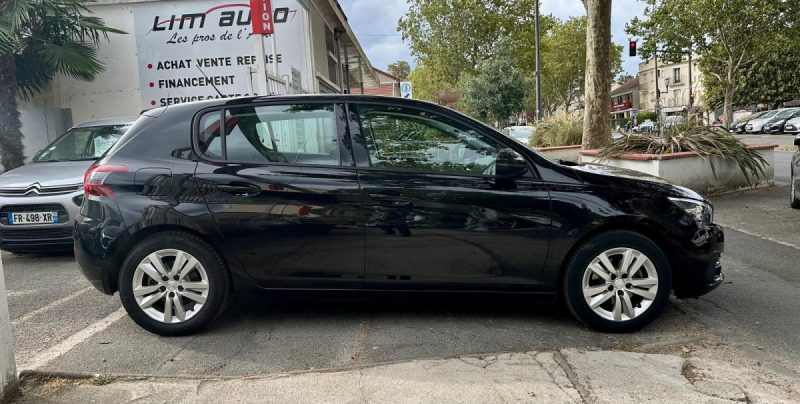 PEUGEOT 308 1.5 BlueHDI 130 ACTIVE EAT8 