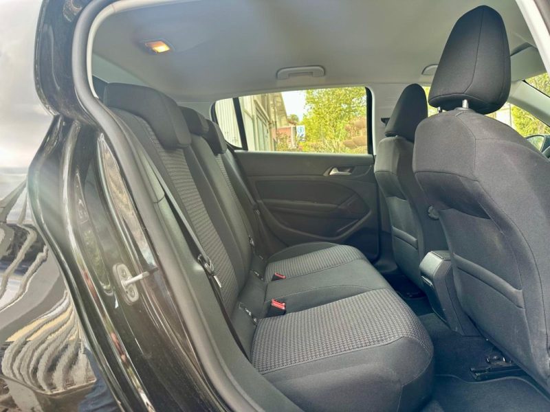 PEUGEOT 308 1.5 BlueHDI 130 ACTIVE EAT8 