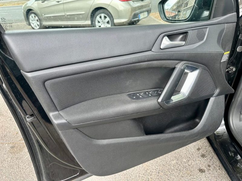 PEUGEOT 308 1.5 BlueHDI 130 ACTIVE EAT8 