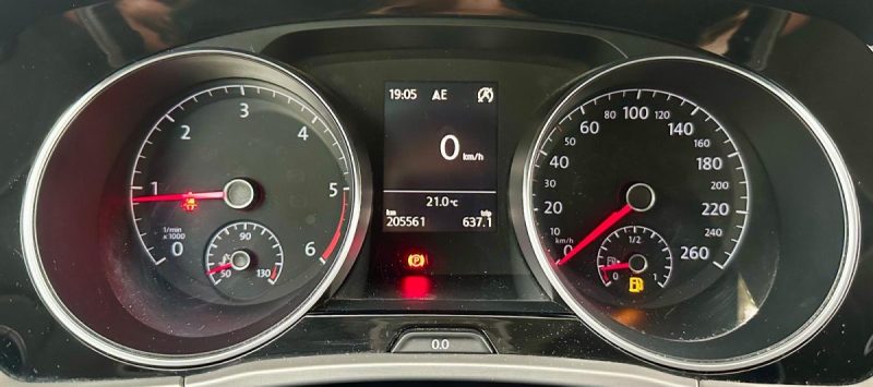 VOLKSWAGEN TOURAN 1.6 TDI 110 CONFORTLINE 7 Places