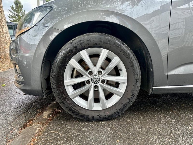 VOLKSWAGEN TOURAN 1.6 TDI 110 CONFORTLINE 7 Places