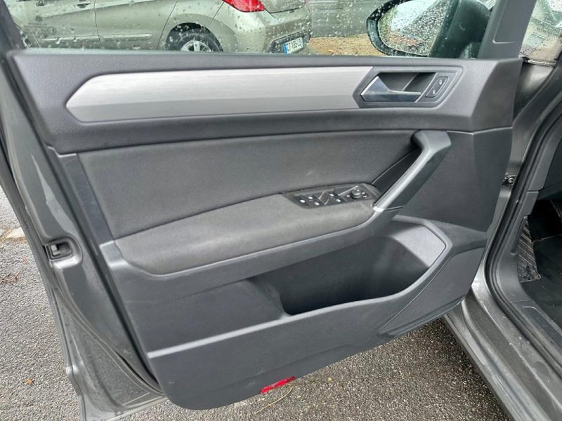 VOLKSWAGEN TOURAN 1.6 TDI 110 CONFORTLINE 7 Places