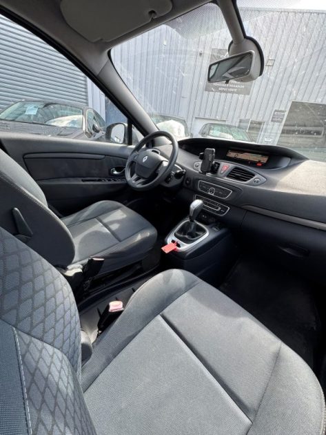 RENAULT GRAND SCENIC  1.5 DCI 110CH EXPRESSION BVA 7 PLACES 2010 GARANTIE 