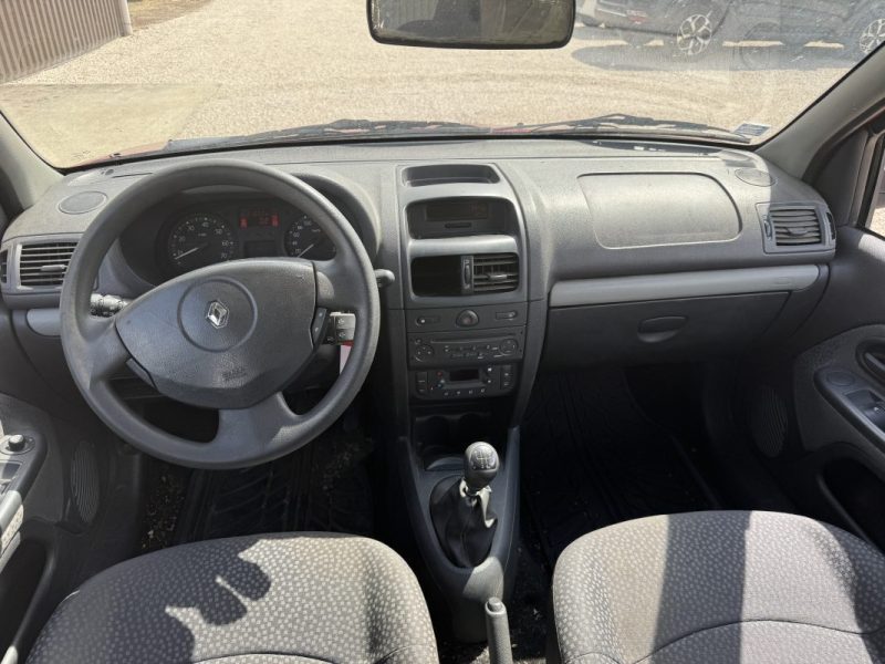 UNIQUEMENT POUR PROFESSIONNEL / RENAULT CLIO CAMPUS 1.2i 75 cv