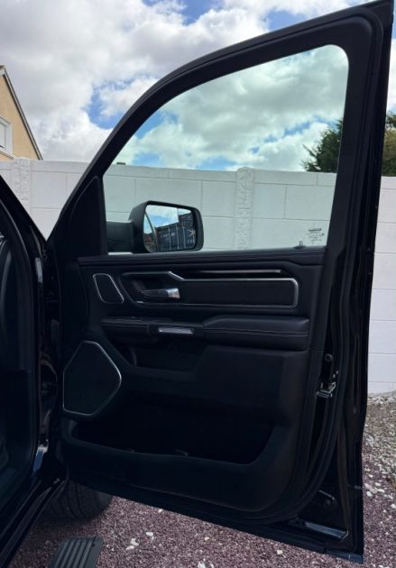 Dodge Ram 1500 Crew Cab Laramie 5.7 V8 HEMI 395 CH - (Suréquipé– Origine France)