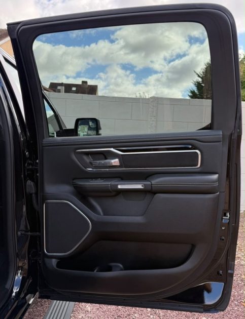 Dodge Ram 1500 Crew Cab Laramie 5.7 V8 HEMI 395 CH - (Suréquipé– Origine France)