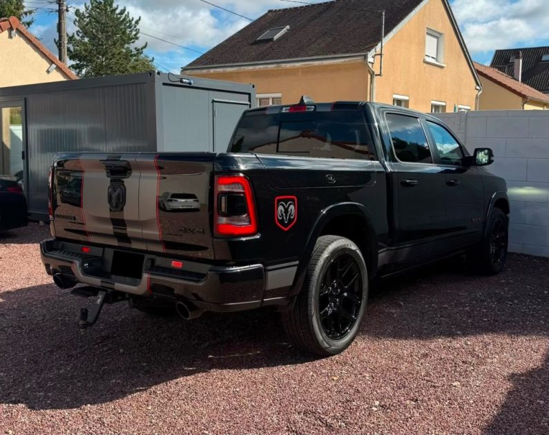 Dodge Ram 1500 Crew Cab Laramie 5.7 V8 HEMI 395 CH - (Suréquipé– Origine France)