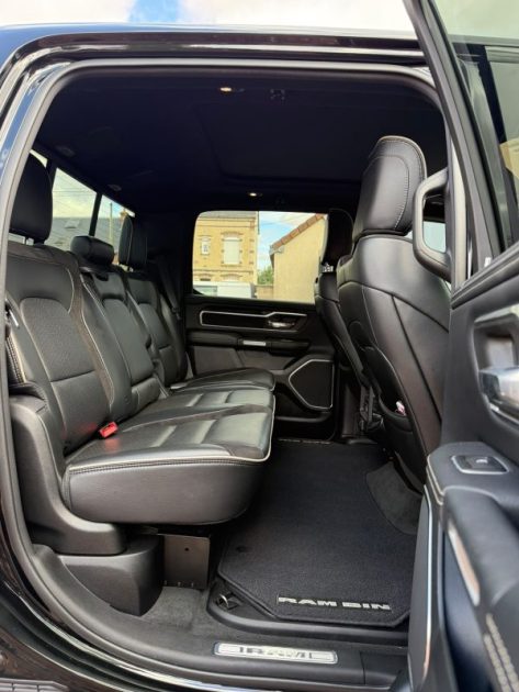 Dodge Ram 1500 Crew Cab Laramie 5.7 V8 HEMI 395 CH - (Suréquipé– Origine France)