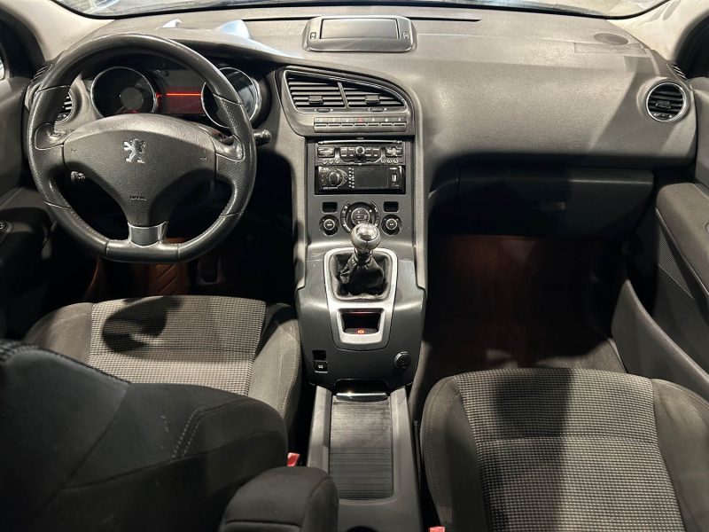 PEUGEOT 5008 2.0 HDI 150CH