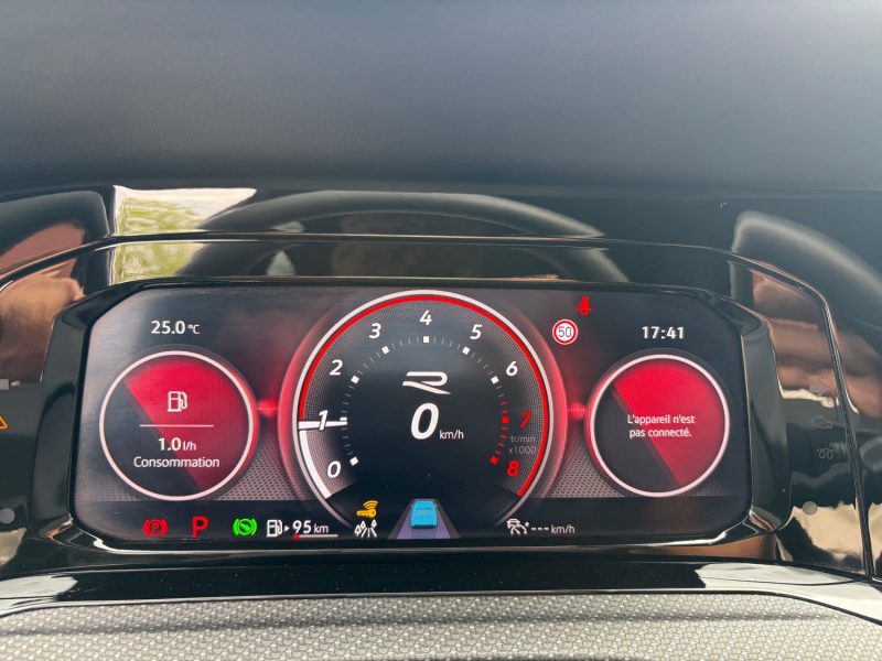 VOLKSWAGEN GOLF 8 1.5 TSI 130 R-LINE / CARPLAY / KEYLESS / CAMERA