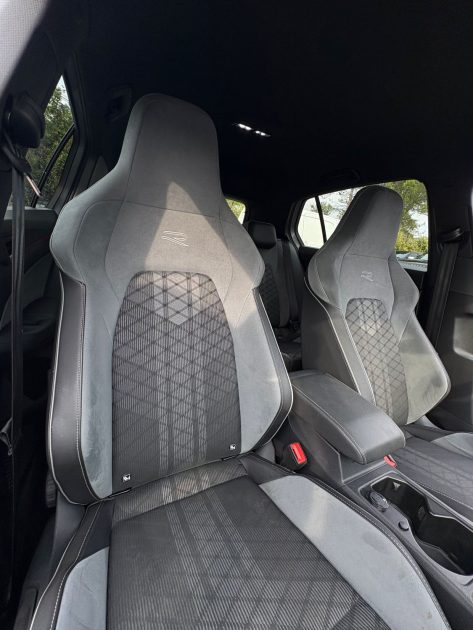 VOLKSWAGEN GOLF 8 1.5 TSI 130 R-LINE / CARPLAY / KEYLESS / CAMERA