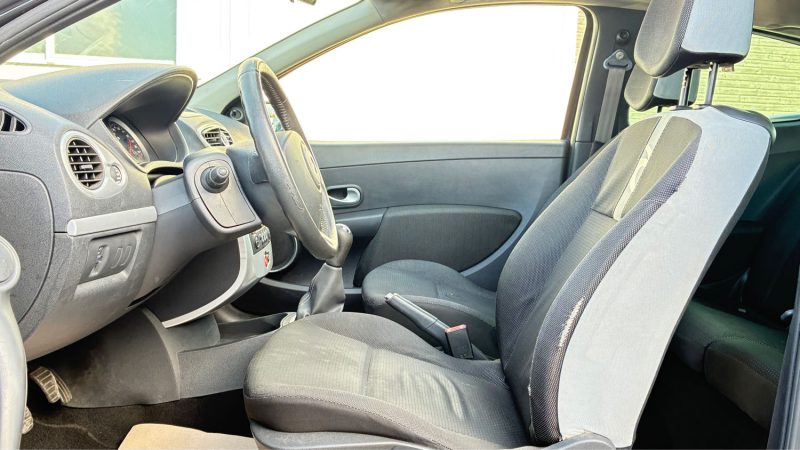 RENAULT CLIO III AUTHENTIQUE 1.5DCI 70ch TO