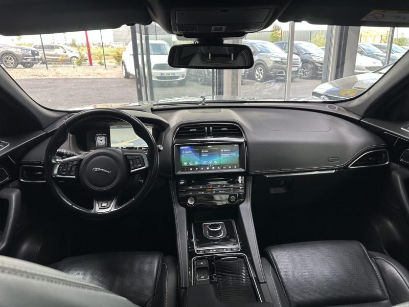 JAGUAR F-PACE JAGUAR F-PACE V6 3.0 D 300CV AWD BVA8 R-SPORT  2016