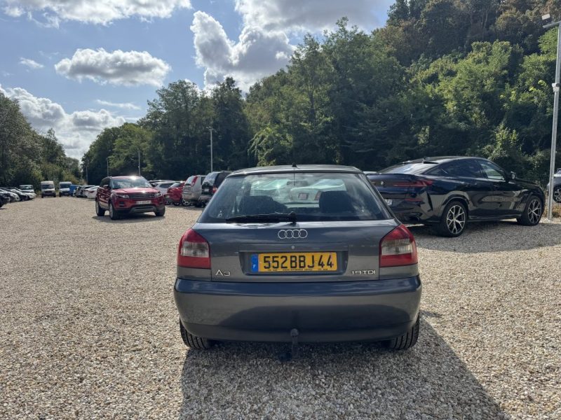 AUDI A3 1.9 TDI 130 ch AMBIENTE Volant moteur et embrayage NEUF