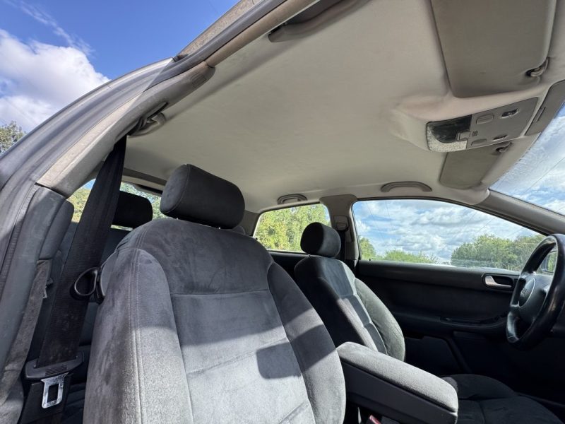 AUDI A3 1.9 TDI 130 ch AMBIENTE Volant moteur et embrayage NEUF