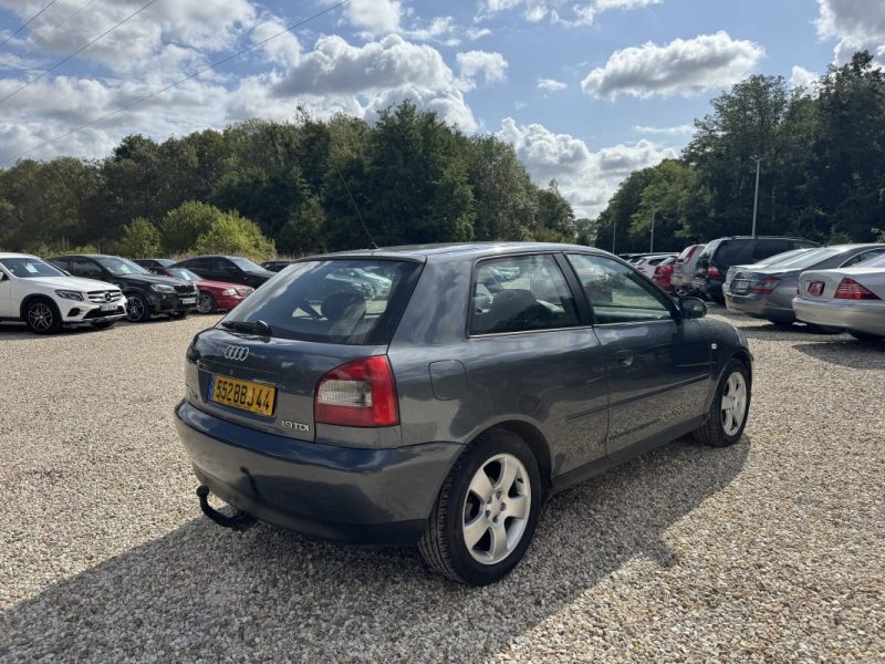AUDI A3 1.9 TDI 130 ch AMBIENTE Volant moteur et embrayage NEUF