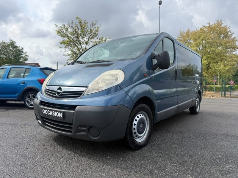 OPEL VIVARO L2H1 2009 2.5L 146 cv Clim Attelage