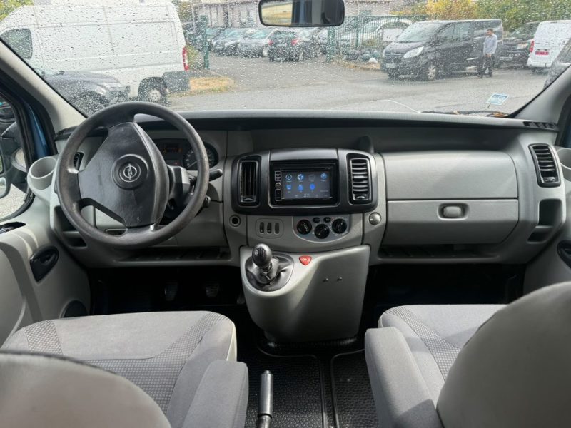 OPEL VIVARO L2H1 2009 2.5L 146 cv Clim Attelage