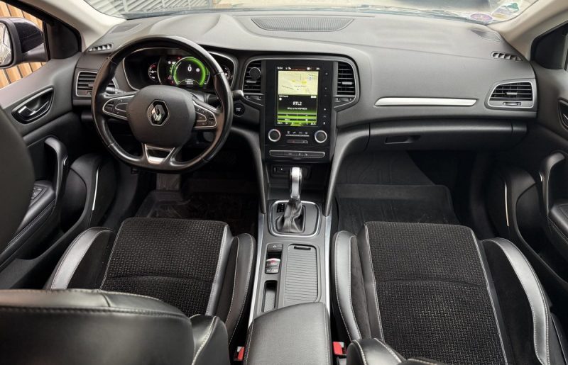 RENAULT MEGANE IV ESTATE TCE 130 INTENS EDC 2017