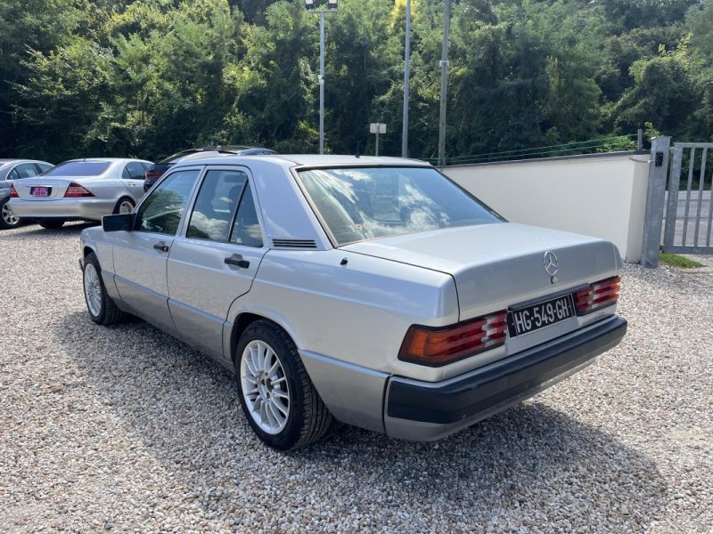 MERCEDES 190 E 2.6 160 ch