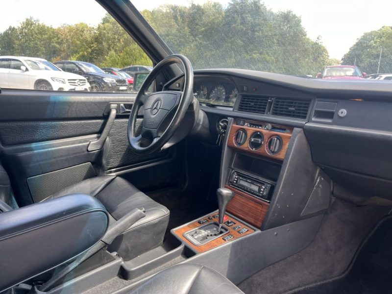MERCEDES 190 E 2.6 160 ch