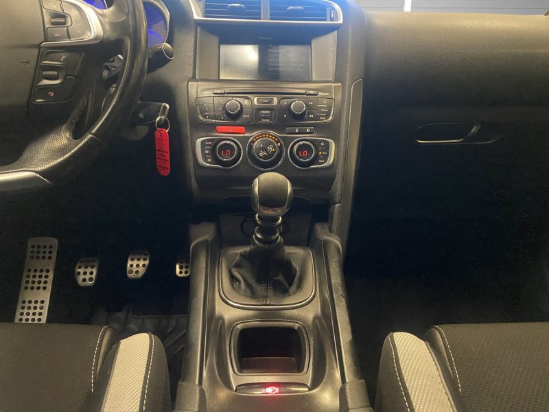 CITROEN DS4 2.0 HDI 135 CV `FINITION CHIC`