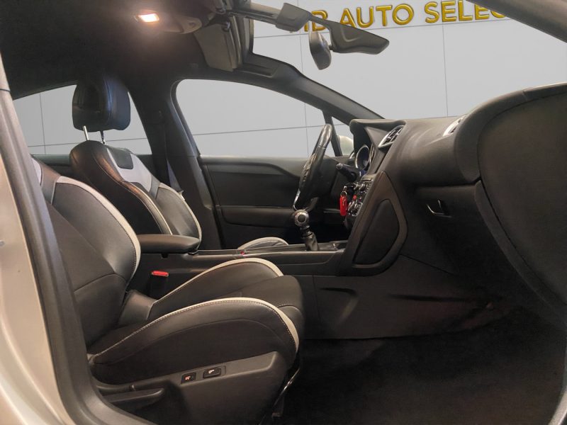 CITROEN DS4 2.0 HDI 135 CV `FINITION CHIC`