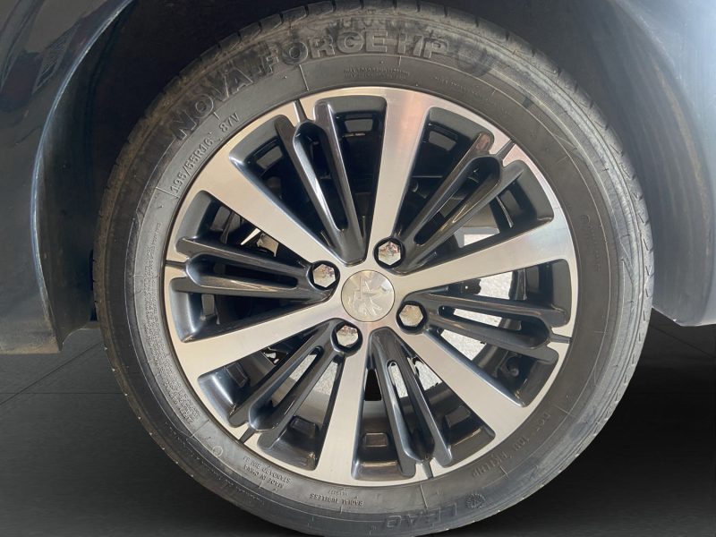 PEUGEOT 208 1.2 VTI 82 CV *CAMERA DE RECUL*.
