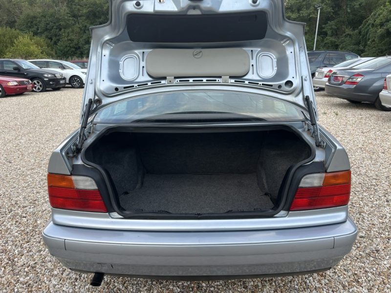 B.M.W. SERIE 3 316I 100 CH E36