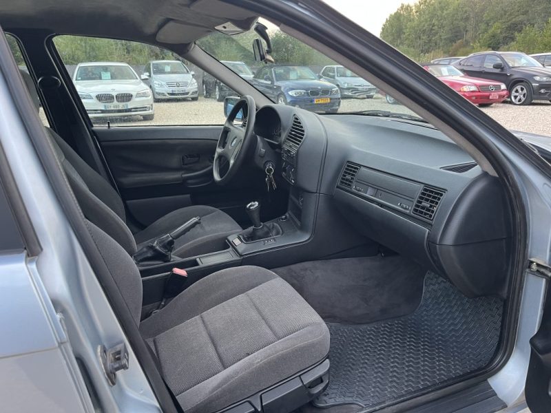 B.M.W. SERIE 3 316I 100 CH E36