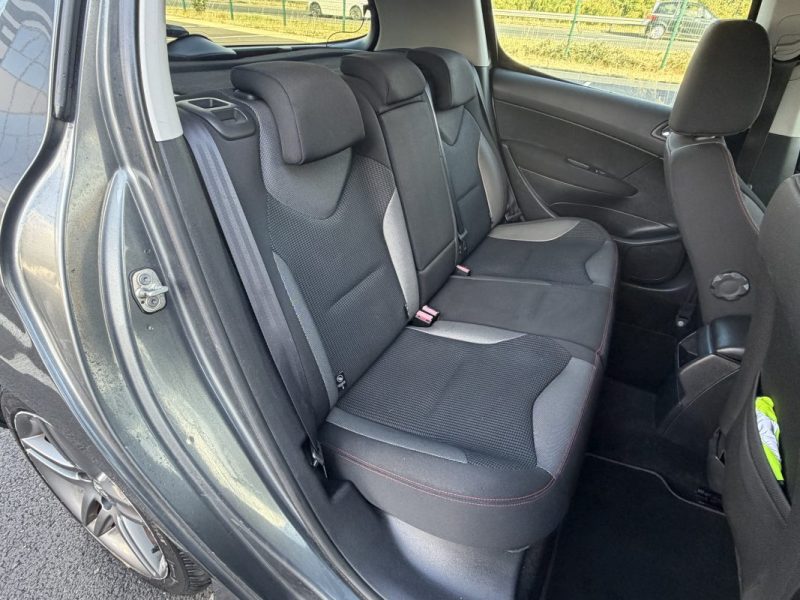 PEUGEOT 308 1.6 E-Hdi 112 SPORTIUM 2012 SUIVI COMPLET PEUGEOT GARANTIE 6 MOIS 