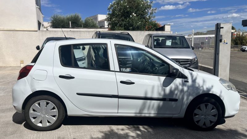 RENAULT CLIO III YAHOO 1.2 16V 2011
